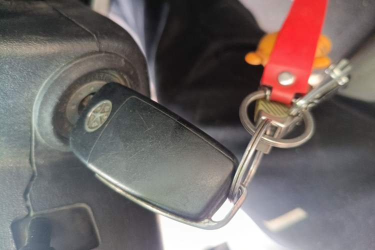 Used JAC Group Refine 2015 2.0L Shuttle Gasoline Long-Wheelbase Standard Version HFC4GA3-3D Vehicle Key