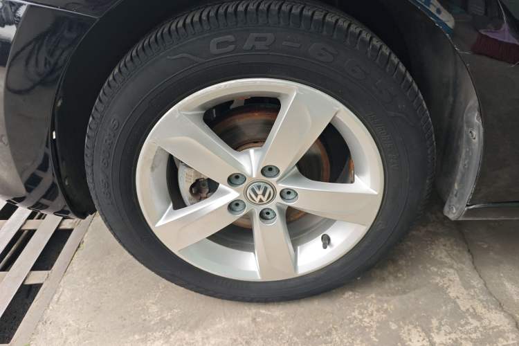 Used Volkswagen Santana 2015 1.6L Manual Comfort Edition Left Front Wheel Hub