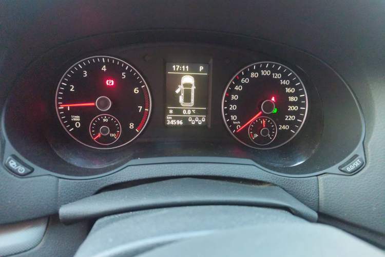 Used Volkswagen Sharan 2013 1.8TSI Standard Model
