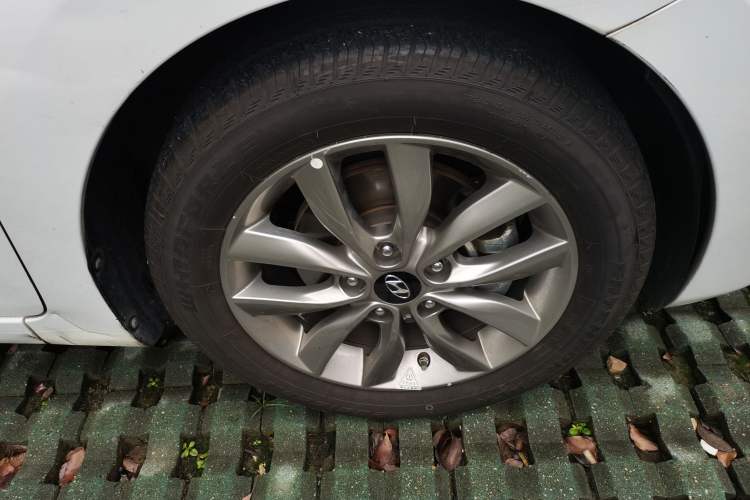 Used Hyundai Elantra (5th Generation / Langdong) 2015 1.6L Automatic Fashion Model
