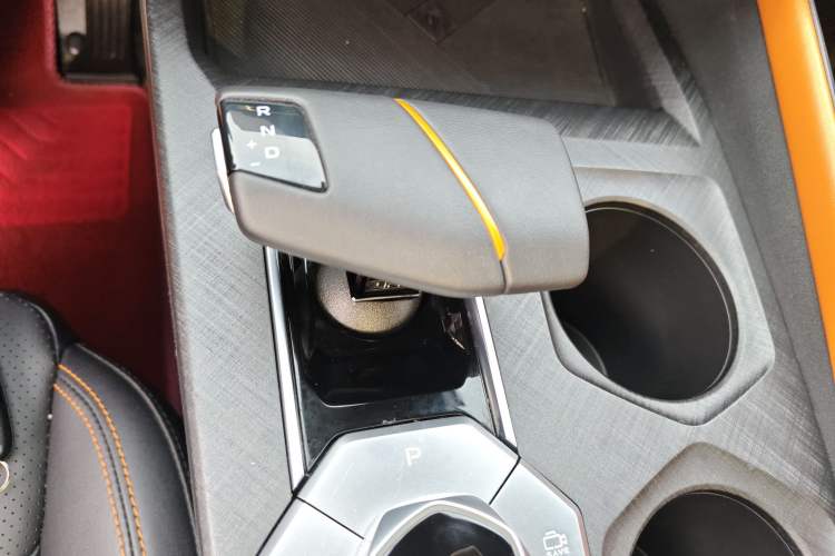 Used CHANGAN UNI-V 2022 1.5T Prestige Version Gear Lever