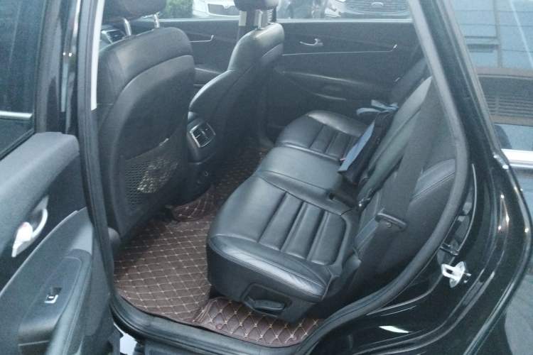 Used Kia Sorento 2016 Sorento L 2.4L Gasoline 4WD Custom Edition 5 Seats China V Emission Standard Left Rear Seat