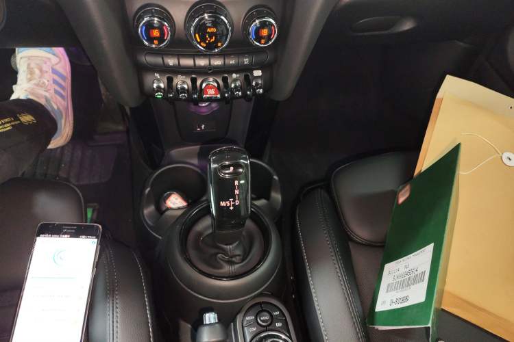 Used MINI 2022 1.5T COOPER Classic Edition