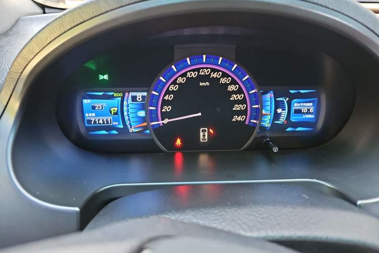 Used BYD S6 2014 2.4L Automatic Prestige 5-Seater
