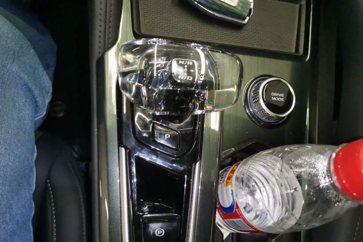 Used Geely Auto Monjaro L 2021 2.0TD DCT EVO Two-Wheel Drive Smart Luxury Version Gear Lever