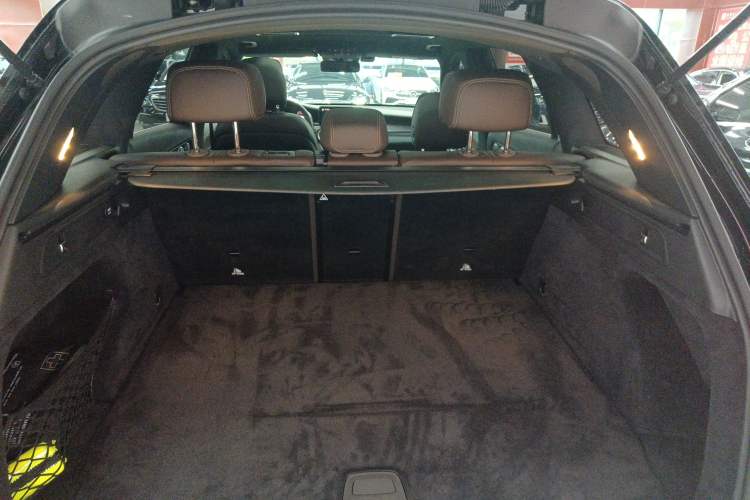 Used Mercedes-Benz GLC 2020 Facelift GLC 300 L 4MATIC Dynamic Edition
