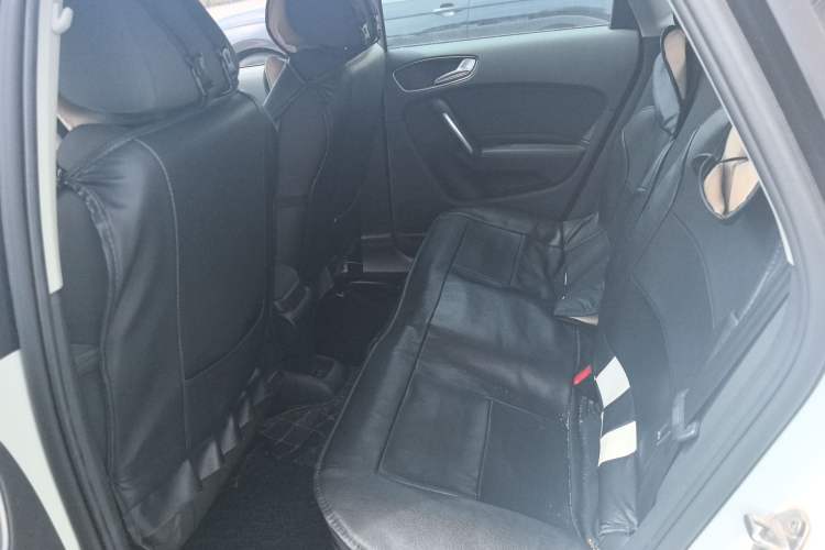 Used Audi A1 2016 30 TFSI Sportback Design Fashion Edition Interior 4