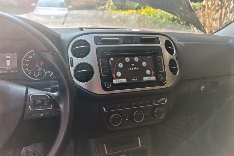 Used Volkswagen Tiguan 2013 1.8 TSI Automatic All-Wheel Drive Luxury Model