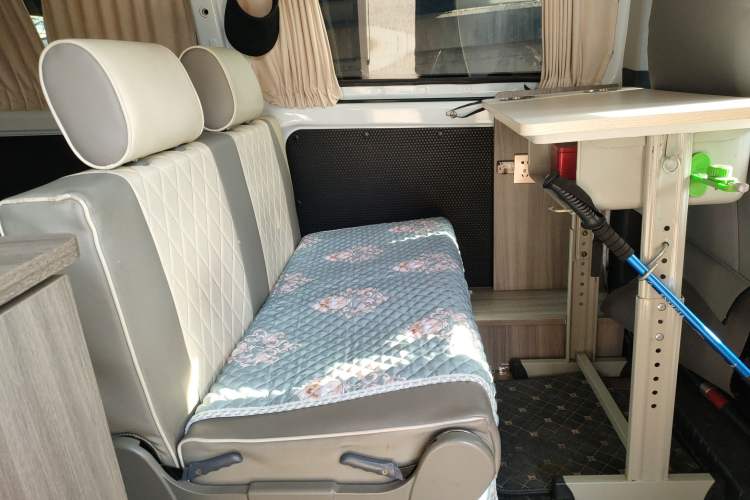 Used Ford Transit 2019 2.0T Diesel Multi-Purpose Commercial Vehicle Short Wheelbase Low Roof 6-Seater China VI Standard