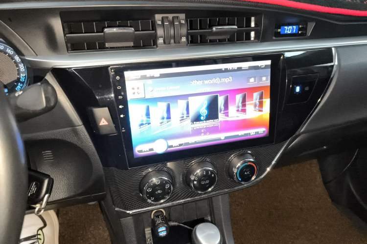 Used Toyota Corolla 2014 1.6L CVT GL-i Leather Edition Audio And AC Panel