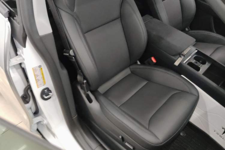 Used Tesla Model Y 2025 Updated Version Long-Range All-Wheel Drive