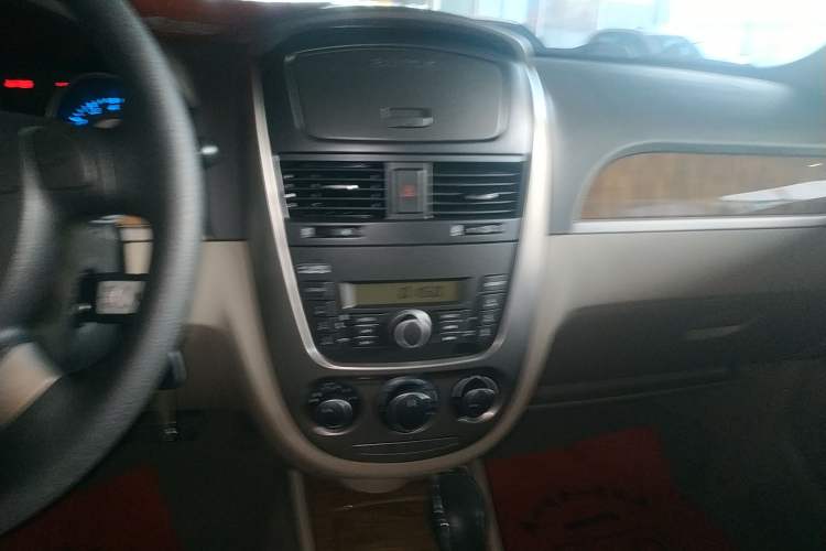 Used Buick Excelle 2015 1.5L Automatic Classic Model Audio And AC Panel