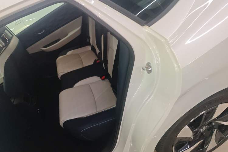 Used Lingxi L 2024 Player No. 1 Edition Left Rear Seat