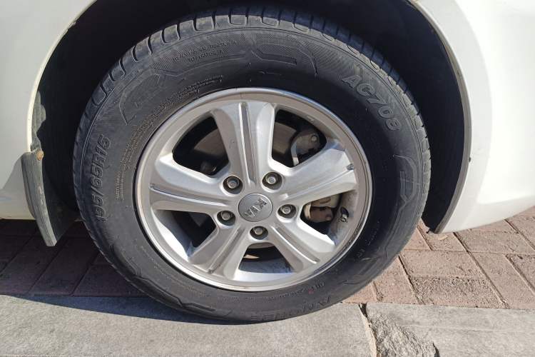 Used Kia Forte 2014 1.6L MT GL