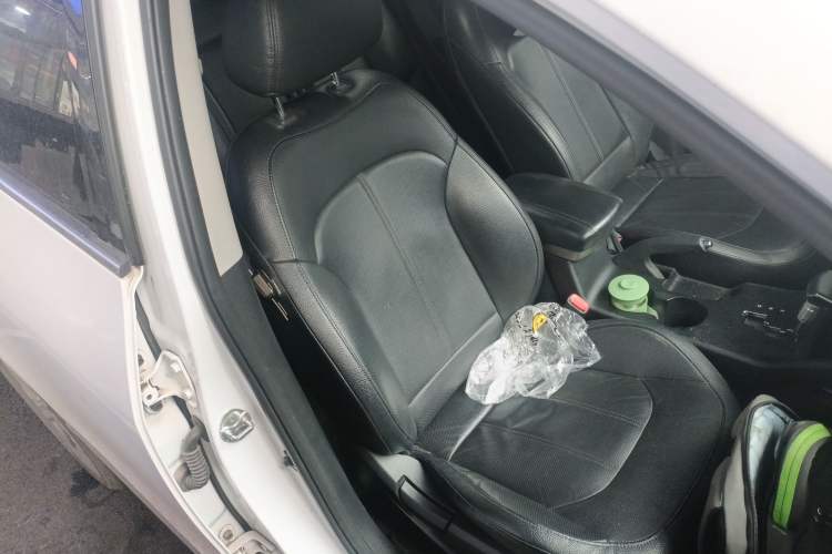 Used Hyundai ix35 2015 2.0L Automatic 2WD Smart Type China IV