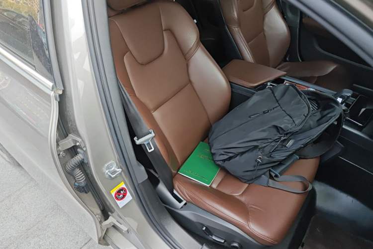 Used Volvo S60 2022 B4 Zhiyi Luxury Edition