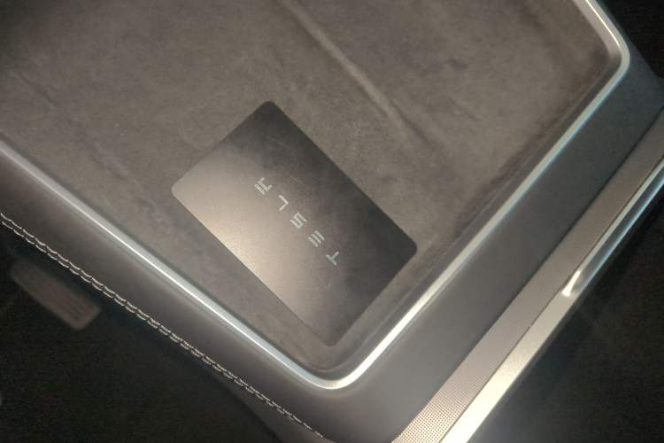 Used Tesla Model Y 2025 Rear-Wheel-Drive Version
