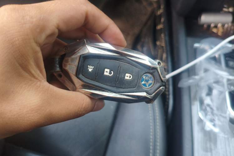 Used Venucia T90 2017 2.0L CVT Smart Edition Vehicle Key