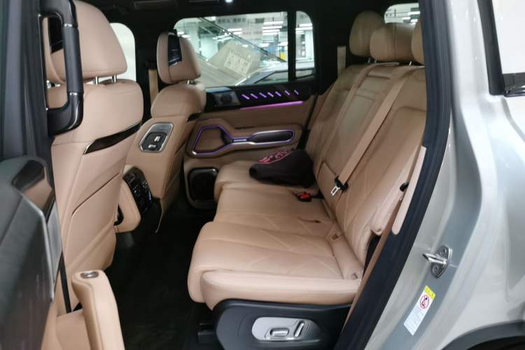 Used Formula Leopard 8 2025 Smart & Brave Flagship Edition 7 Seats