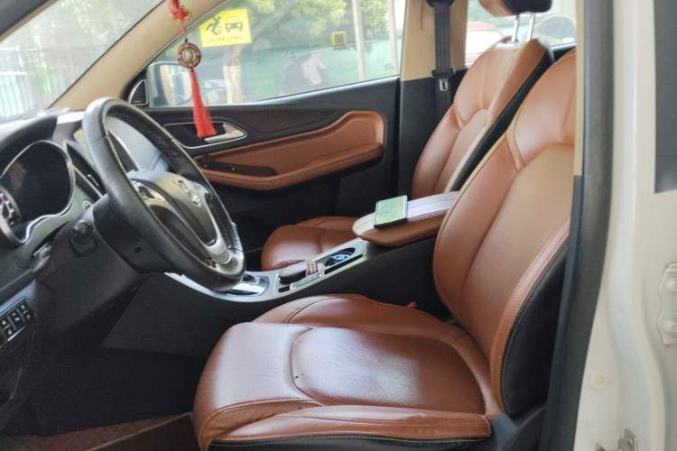 Used Baojun 560 2017 Rhythmic Edition 1.8L iAMT Prestige Model