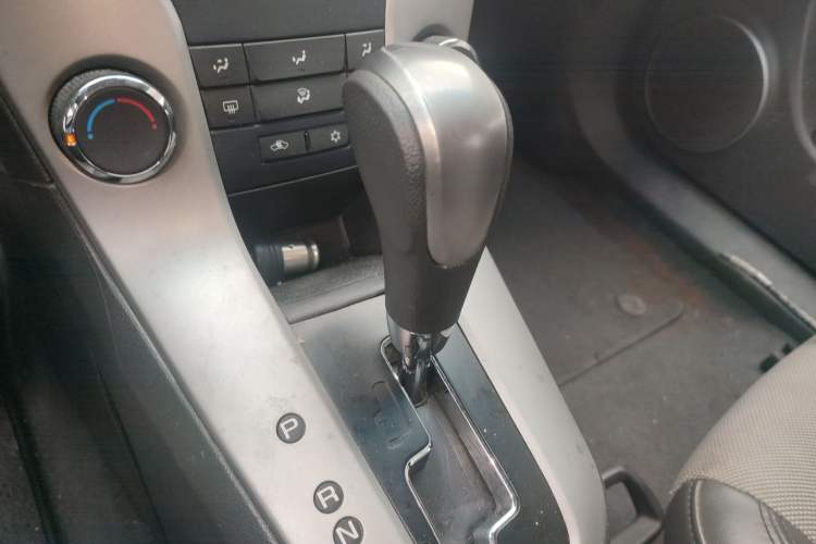 Used Chevrolet Cruze 2012 1.8L SE AT
