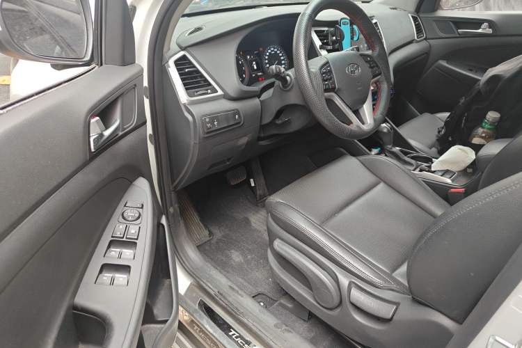 Used Hyundai Tucson 2015 1.6T Dual-Clutch Two-Wheel-Drive Smart Model
