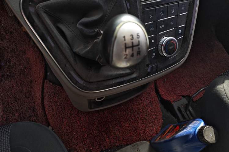 Used JAC Refine M4 2016 2.0L Manual Comfort Edition