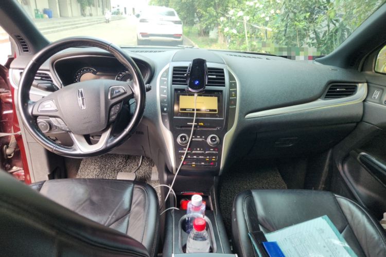 Used Lincoln MKC 2018 2.0T Two-Wheel Drive Zunyue Edition Center Console