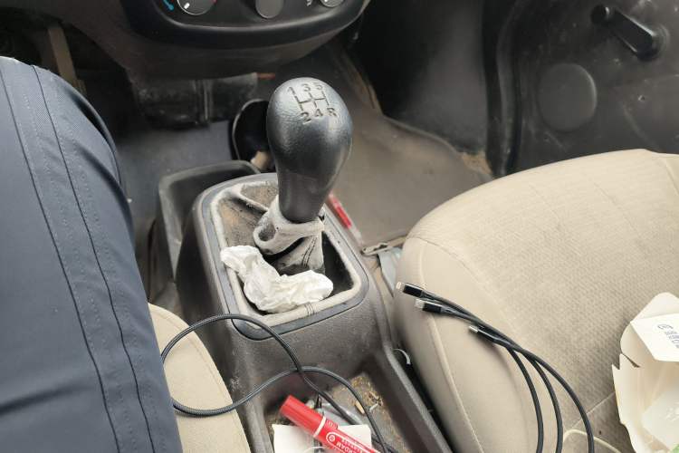 Used Wuling Rongguang 2015 1.2L S Base Model CNG Gear Lever