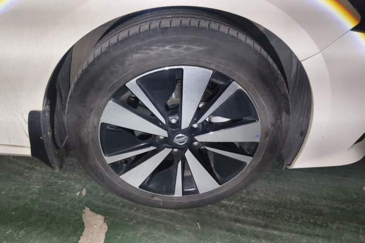 Used Nissan Teana 2021 2.0T XL Upper AD1 Smart Navigation Edition Right Front Wheel Hub