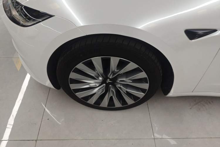 Used Tesla Model 3 2023 Long-Range All-Wheel-Drive Version