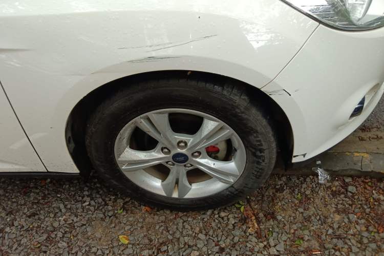 Used Ford Focus 2012 Hatchback 1.6L Automatic Fashion Edition Right Front Wheel Hub