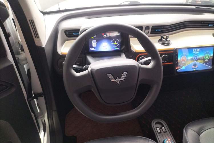 Used Wuling Hongguang MINIEV 2021 Macaron Premium Model – Lithium Iron Phosphate Steering Wheel