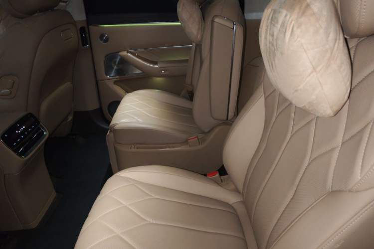 Used Hima AITO M8 2025 Extended-Range Max+ Version 53.4 kWh 6-Seater Edition