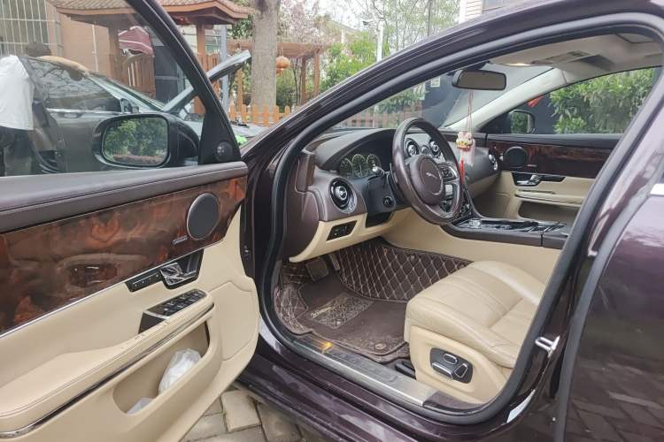 Used Jaguar XJ 2013 XJL 3.0 SC Panoramic Business Edition