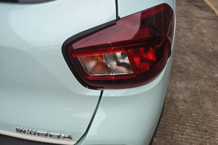 Used Dongfeng NAMMI BOX 2022 Chasing Wind Edition 351 km Advanced Model Right Rear Taillight