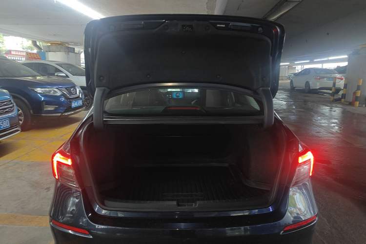 Used Honda Civic 2023 240TURBO CVT Dynamic · Center Stage Special Edition