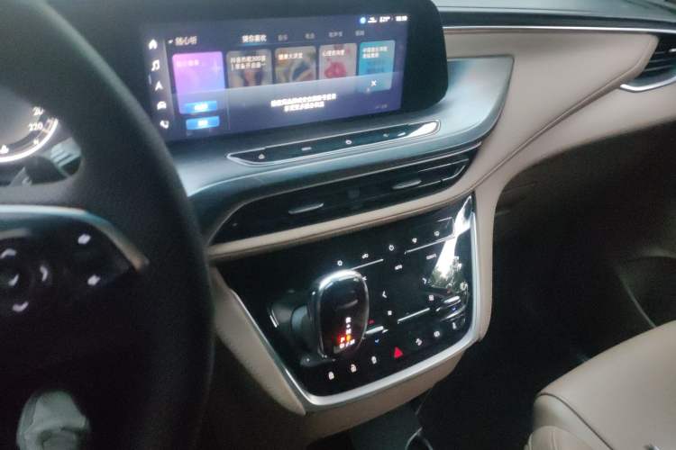 Used Buick GL8 2020 ES Land Cruiser 653T Luxury Model
