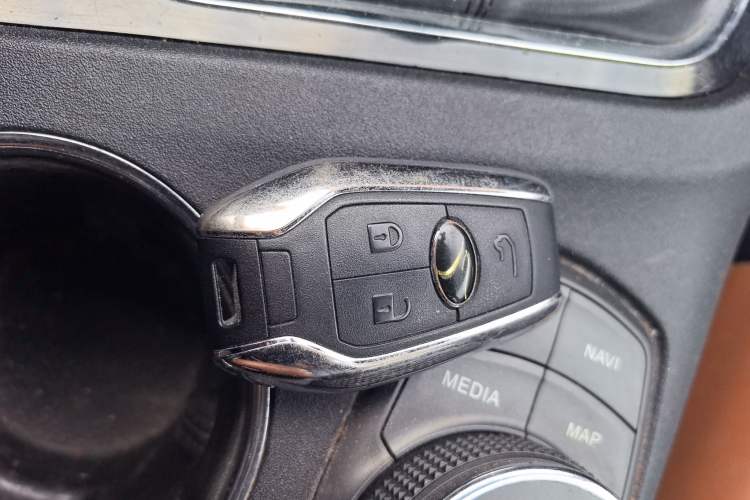 Used Soueast DX7 2015 1.5T Manual Luxury Model Vehicle Key