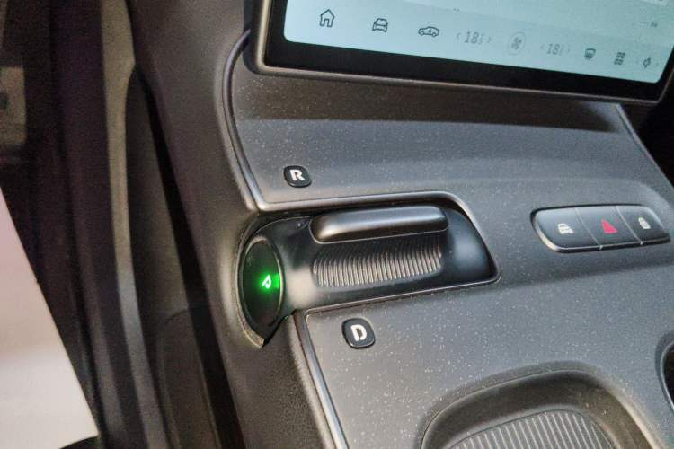 Used Nio ET5 2022 75 kWh Gear Lever