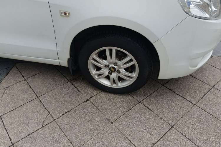 Used Chevrolet Sail 2013 Sedan 1.4L AMT Enjoy Edition Right Front Wheel Hub