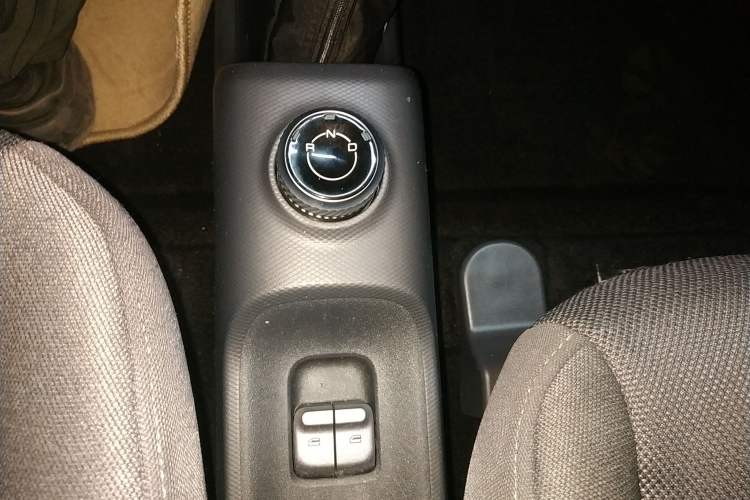 Used Wuling Zhiguang New Energy 2025 Standard Model Gear Lever