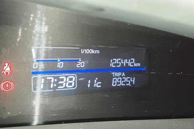 Used Honda Jade 2013 1.8L automatic Comfort version 5 seats