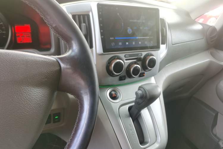 Used Nissan NV200 2014 1.6L CVT Luxury Model China IV Standard
