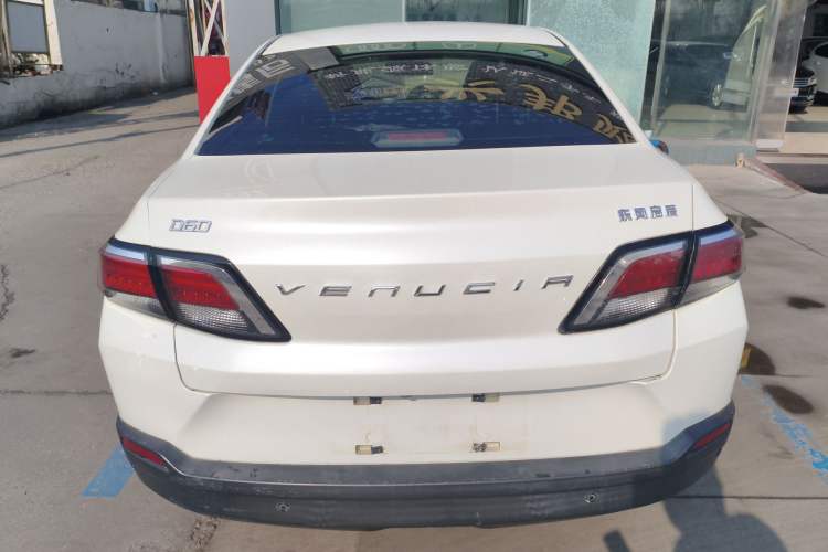 Used Venucia D60 2019 100 000 Honor 1.6L XL Manual Chenku Edition China V Standard
