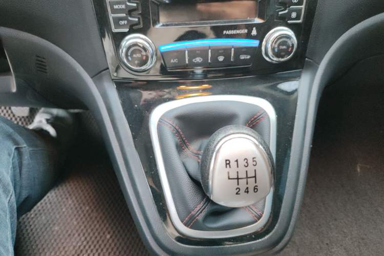 Used Haval H6 2016 Upgraded Model 1.5T Manual Two-Wheel Drive Elite Version
