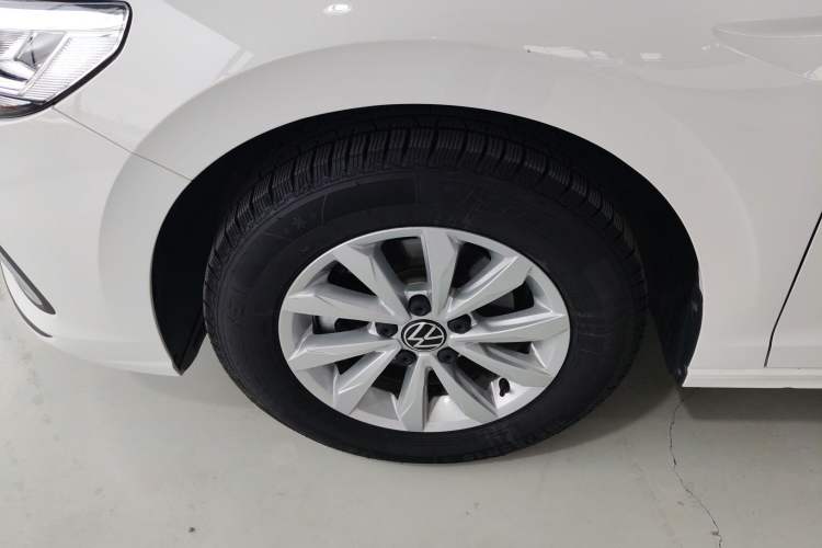 Used Volkswagen Bora 2023 1.5L Automatic Changer Limited Edition Left Front Wheel Hub