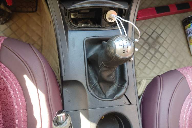 Used Bestune B50 2012 1.6L manual fashion version