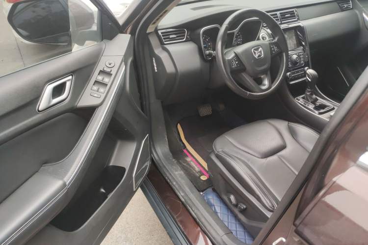 Used JMC Yusheng S330 2016 1.5L GTDi Automatic Two-Wheel Drive Prestige Edition