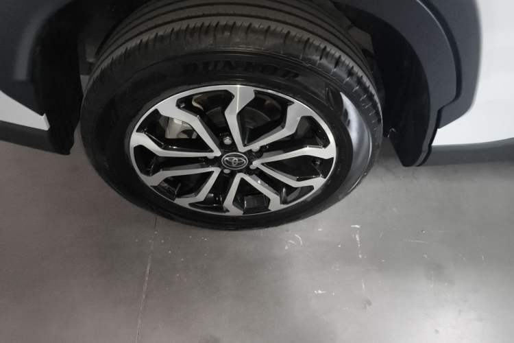 Used Toyota FRONTLANDER 2024 2.0L Smart Electric Hybrid Dual-Engine Luxury Edition Right Rear Wheel Hub